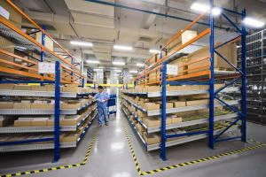 FIFO carton flow rack for distribution center order picking