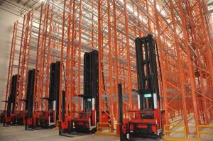 Warehouse high density narrow aisle (VNA) pallet racking