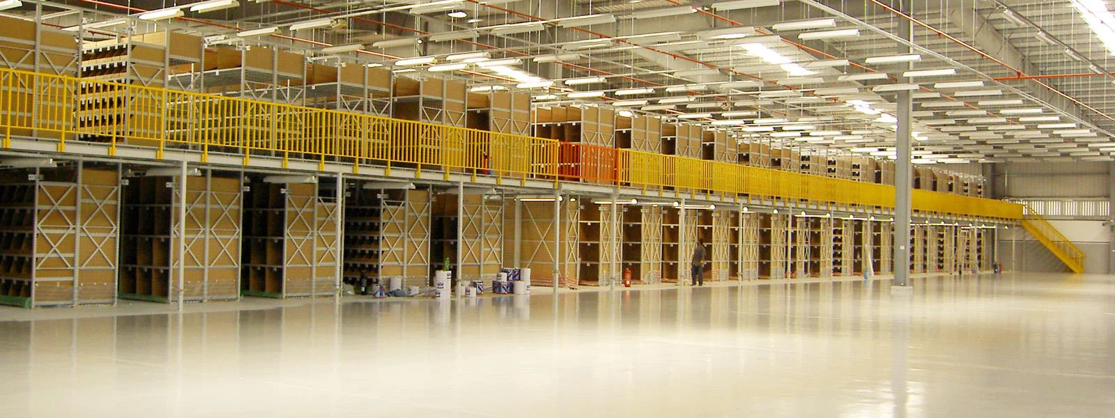 High-density drive-in and shuttle racking for bulk pallet storage